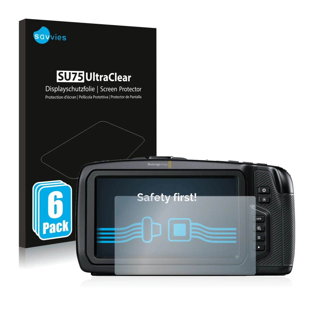 Parte frontal de un envase de producto con el logotipo de la marca Savvies. Al lado se muestra el dispositivo Blackmagic Pocke