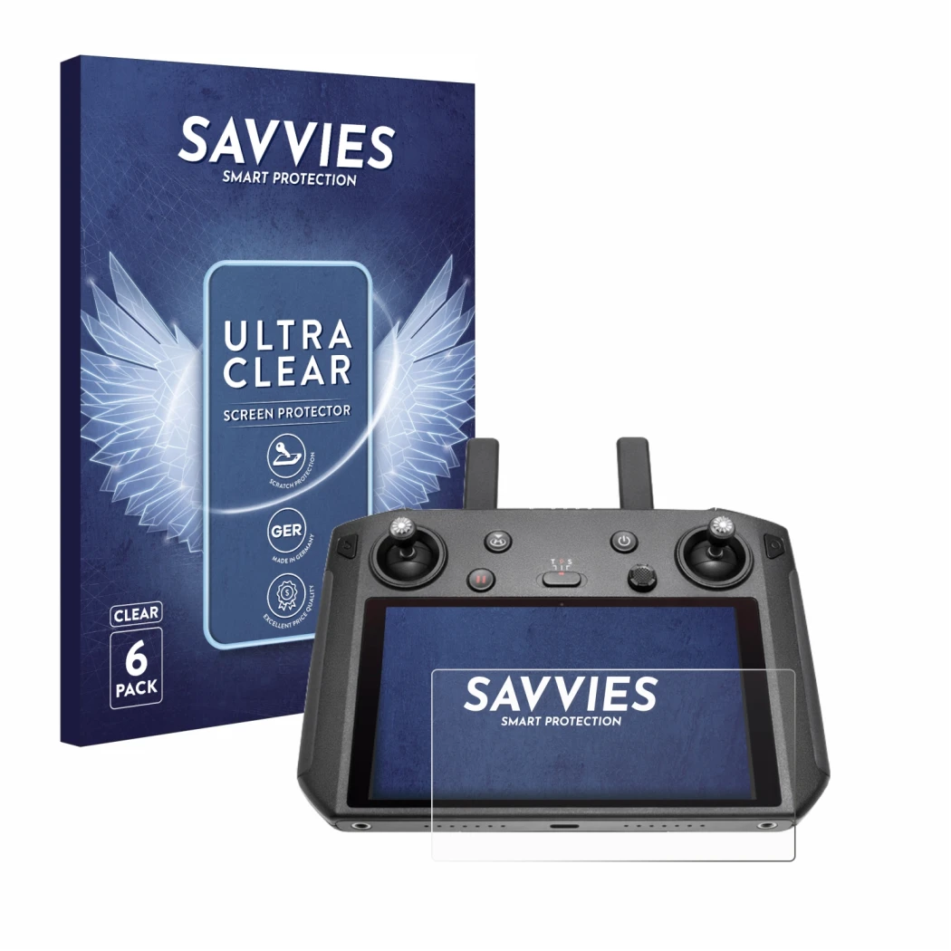 Parte frontal de un envase de producto con el logotipo de la marca Savvies. Al lado se muestra el dispositivo DJI Smart Contro