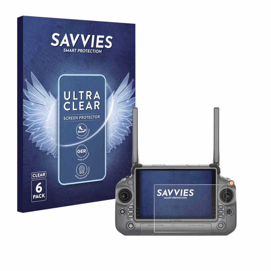 Parte frontal de un envase de producto con el logotipo de la marca Savvies. Al lado se muestra el dispositivo DJI RC Plus con 