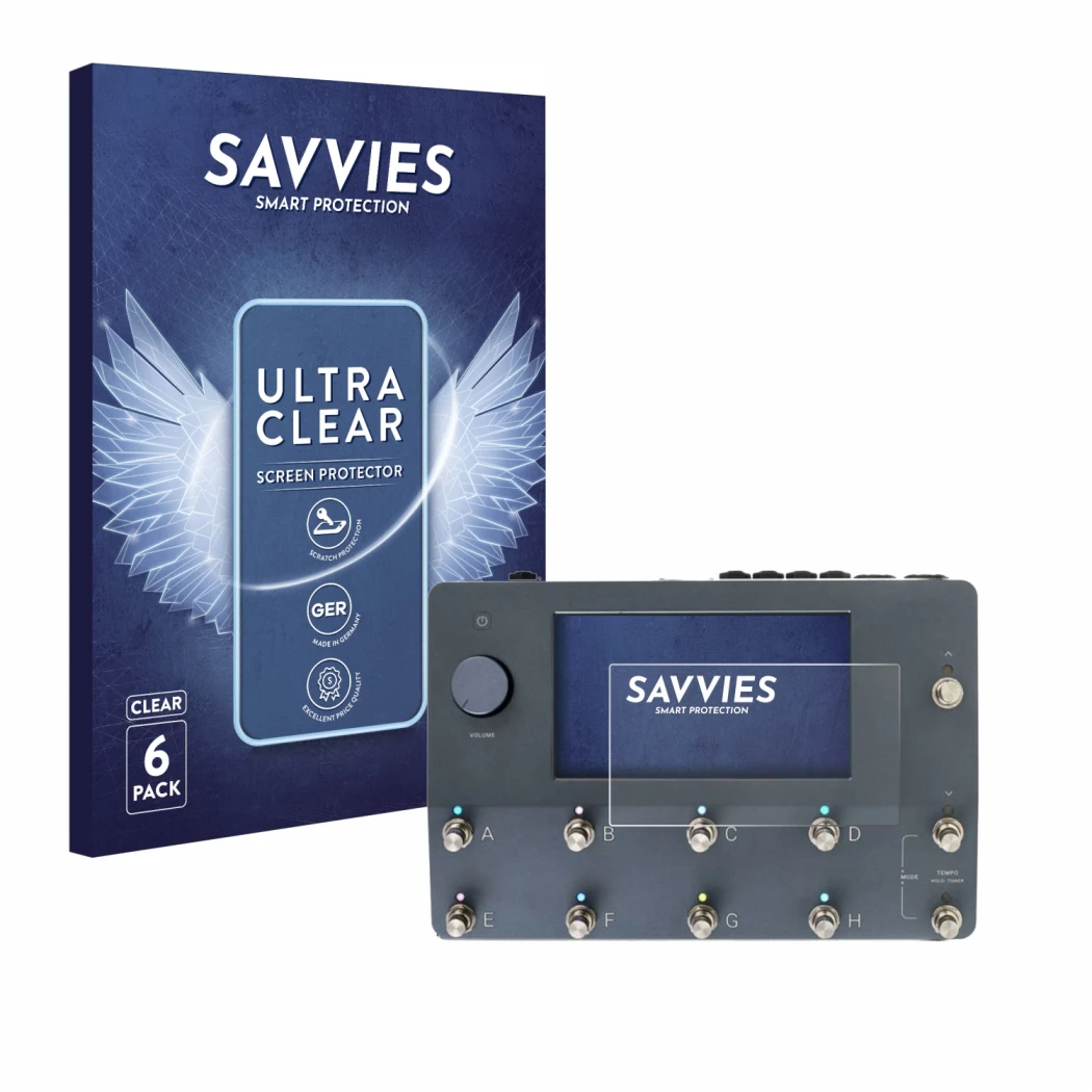Parte frontal de un envase de producto con el logotipo de la marca Savvies. Al lado se muestra el dispositivo Neural DSP Quad 