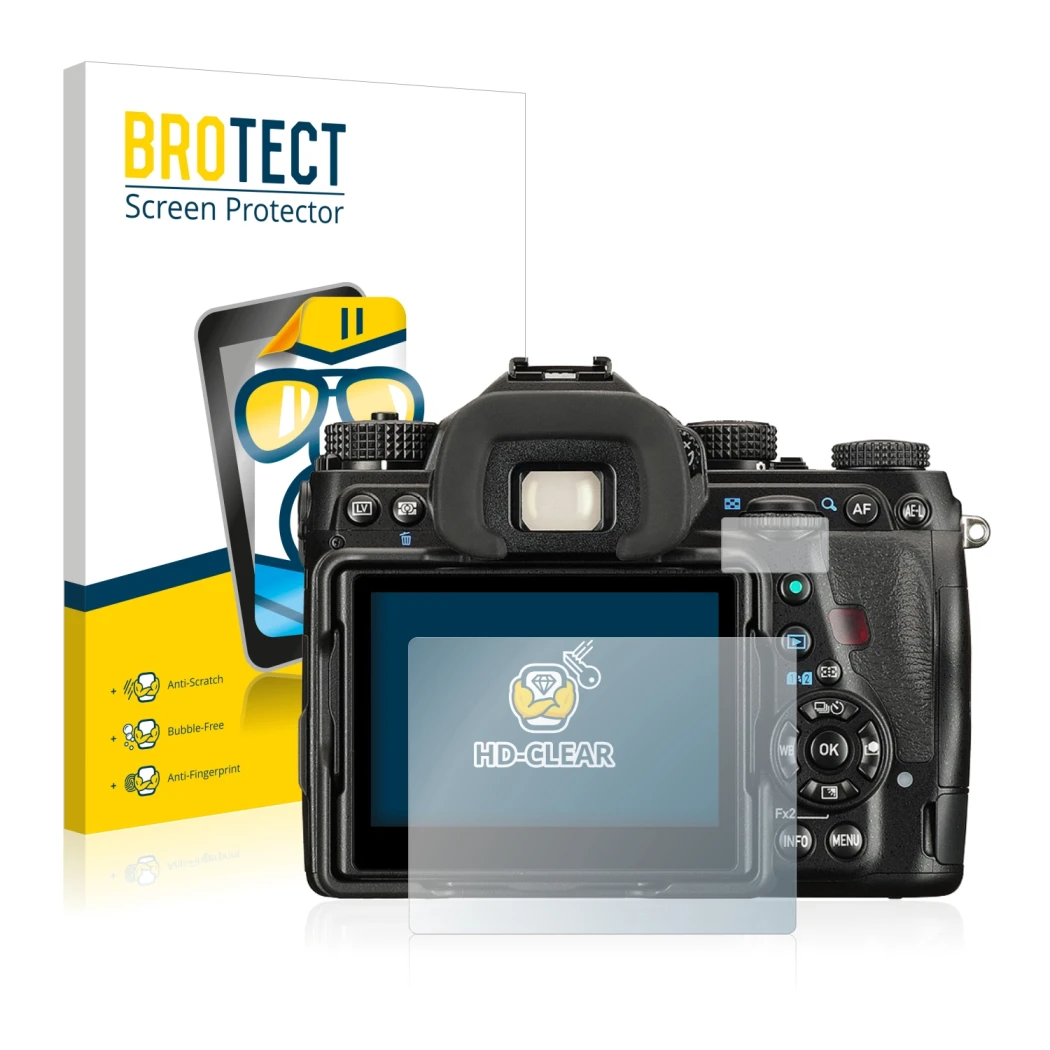 Parte frontal de un envase de producto con el logotipo de la marca BROTECT. Al lado se muestra el dispositivo Pentax K-1 Mark 