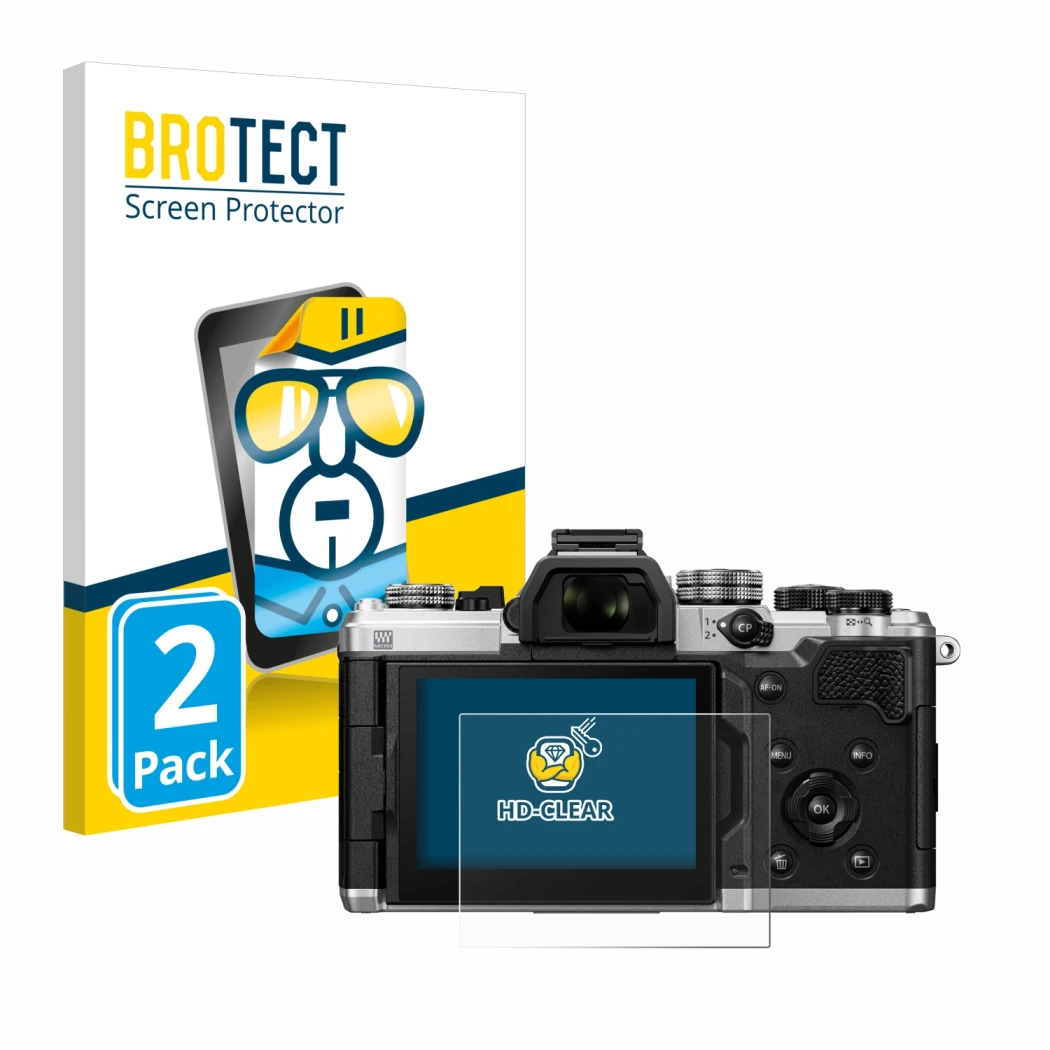 Parte frontal de un envase de producto con el logotipo de la marca BROTECT. Al lado se muestra el dispositivo OM System OM-3 c
