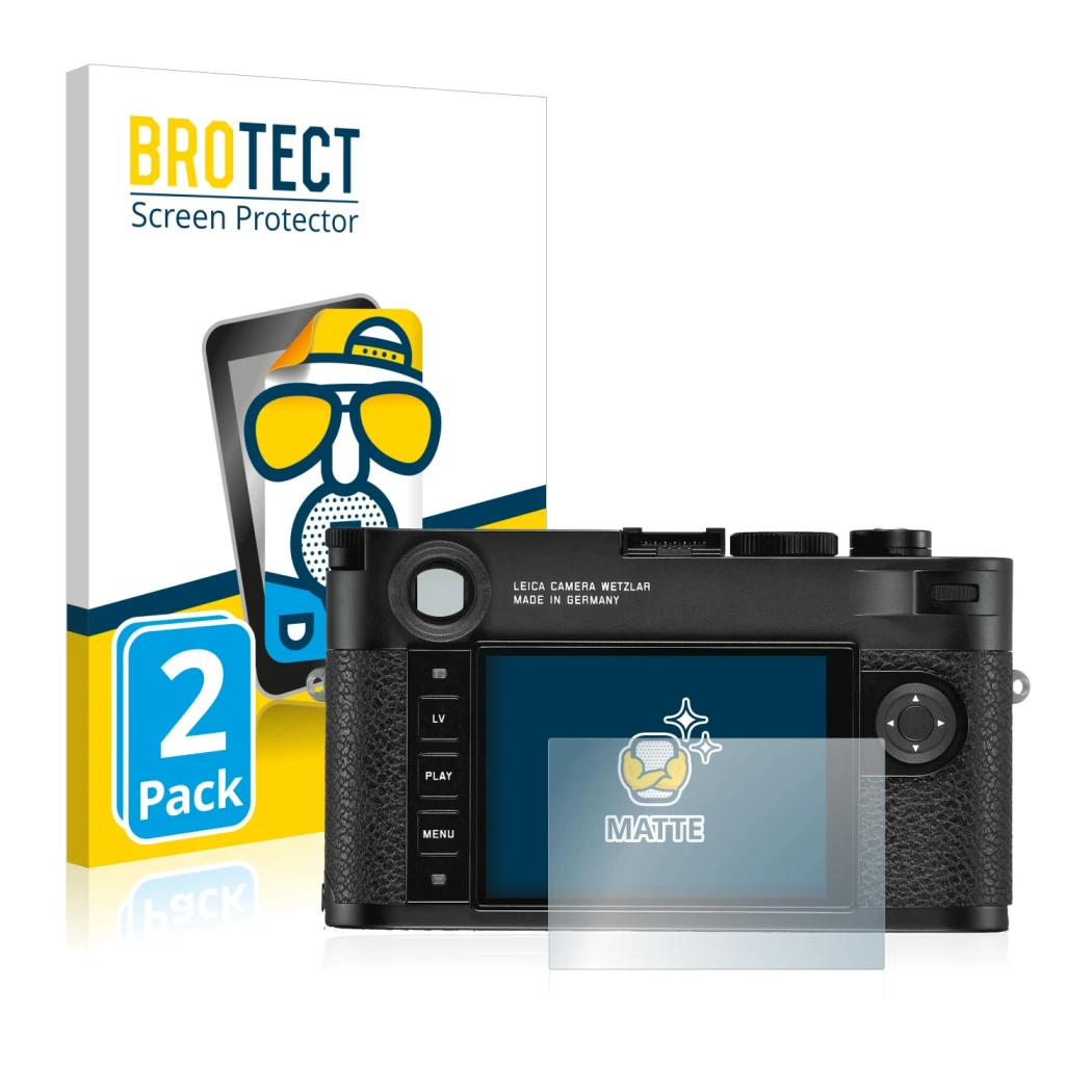 Parte frontal de un envase de producto con el logotipo de la marca BROTECT. Al lado se muestra el dispositivo Leica M10-R con
