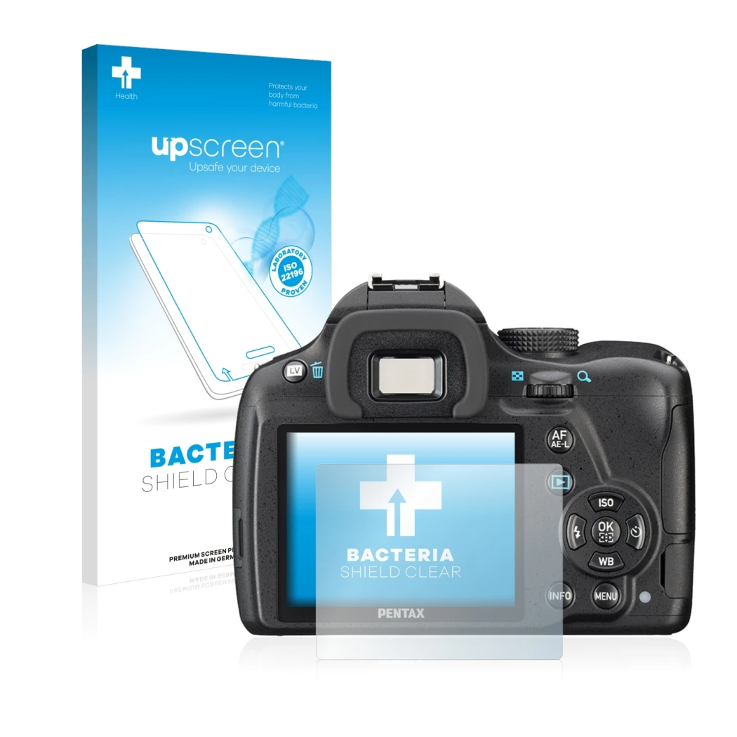 Parte frontal de un envase de producto con el logotipo de la marca upscreen. Al lado se muestra el dispositivo Pentax K-50 con