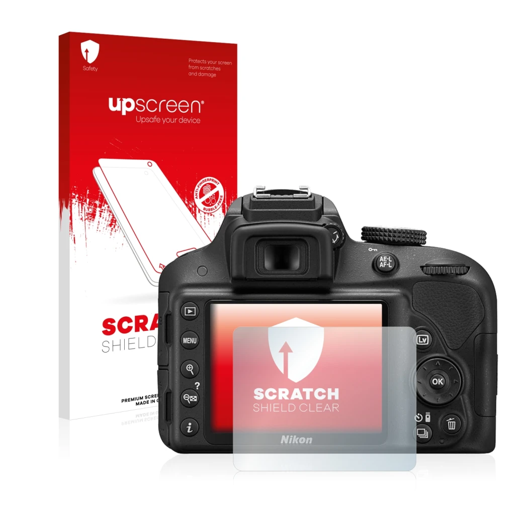 Parte frontal de un envase de producto con el logotipo de la marca upscreen. Al lado se muestra el dispositivo Nikon D3300 con