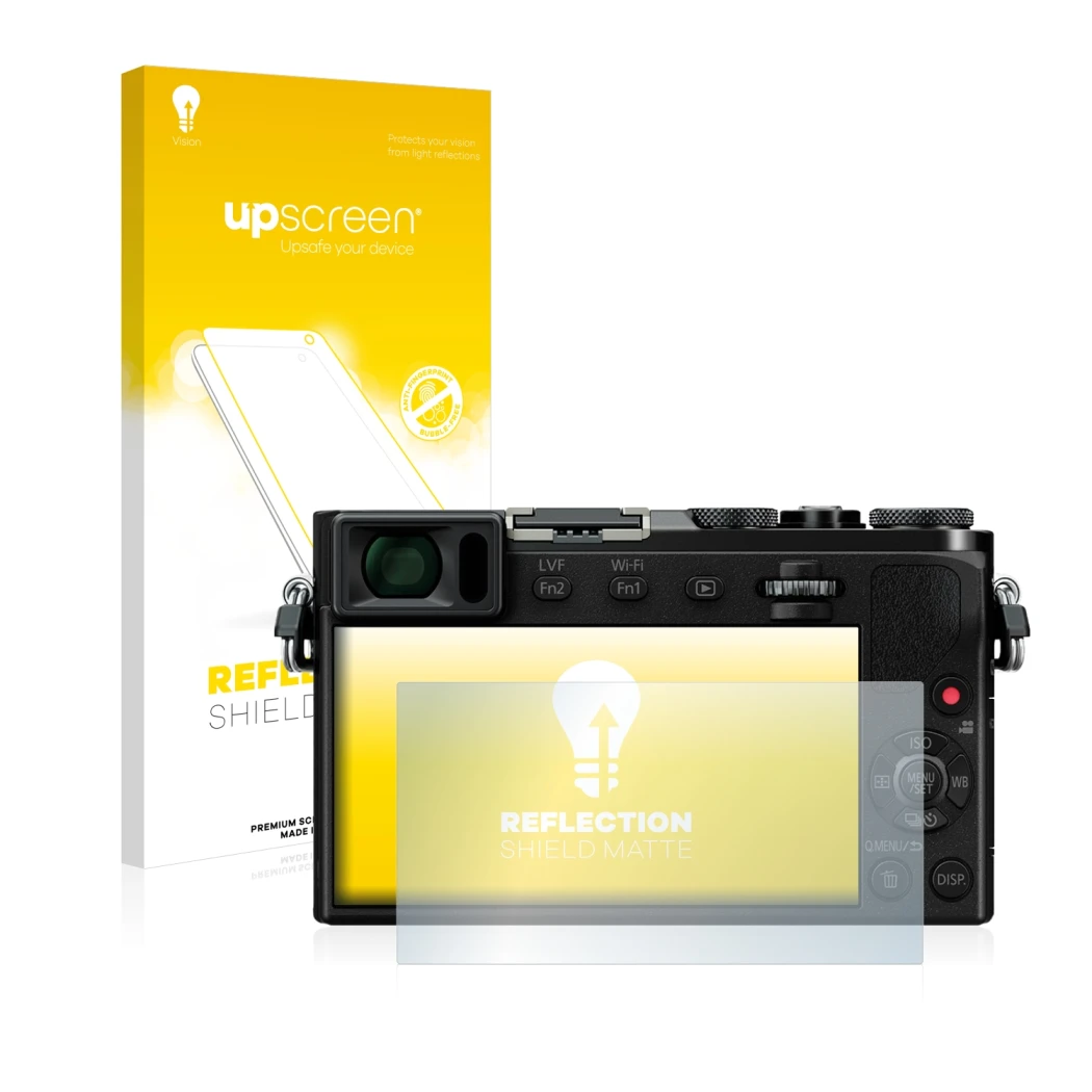 Parte frontal de un envase de producto con el logotipo de la marca upscreen. Al lado se muestra el dispositivo Panasonic Lumix
