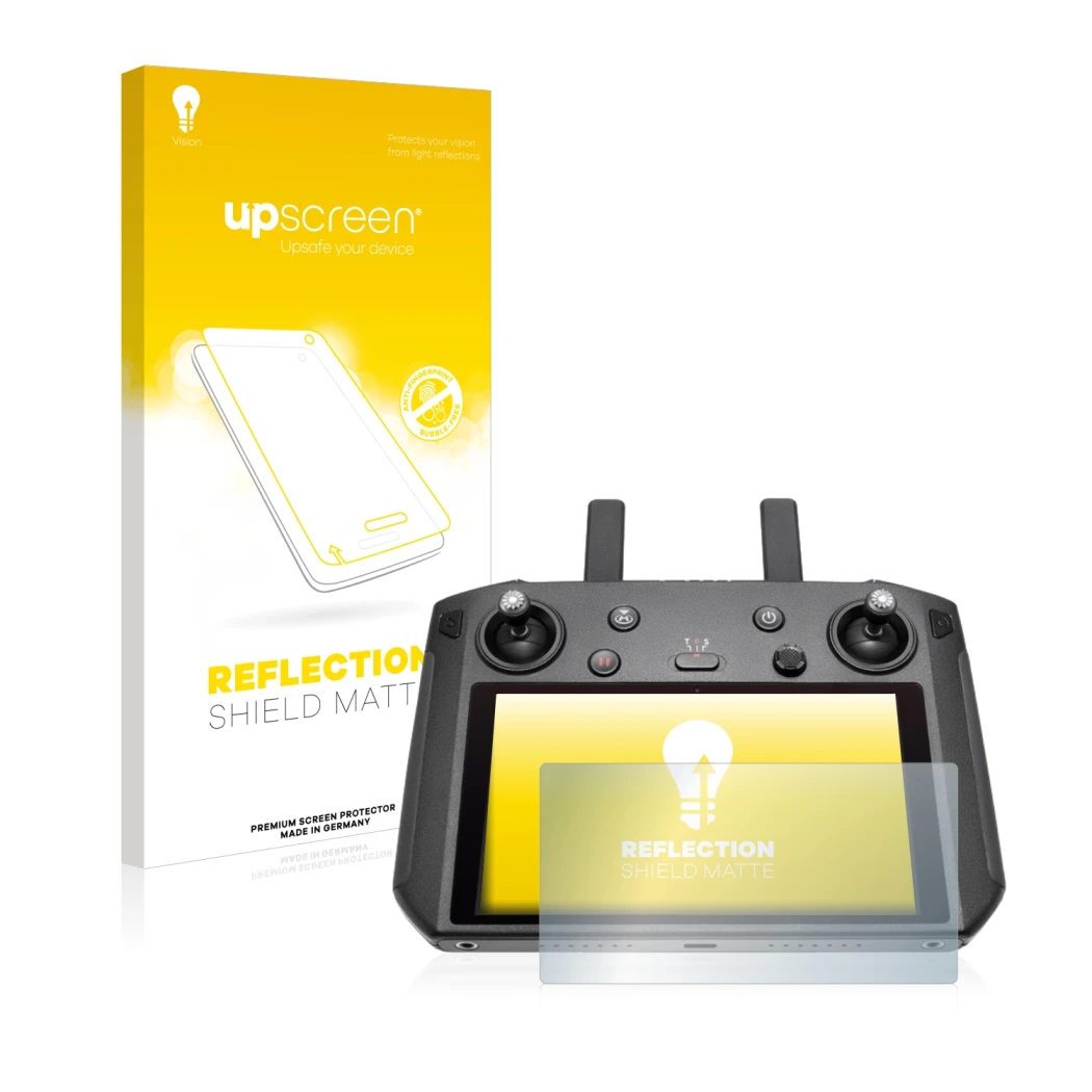 Parte frontal de un envase de producto con el logotipo de la marca upscreen. Al lado se muestra el dispositivo DJI Smart Contr