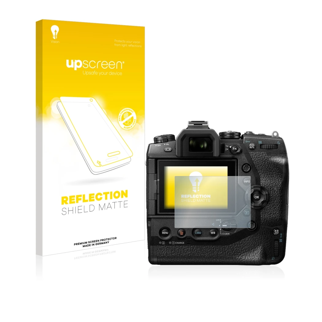 Parte frontal de un envase de producto con el logotipo de la marca upscreen. Al lado se muestra el dispositivo Olympus OM-D E-