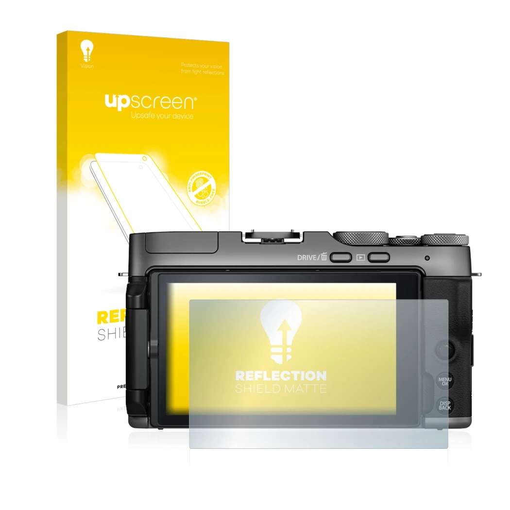 Parte frontal de un envase de producto con el logotipo de la marca upscreen. Al lado se muestra el dispositivo Fujifilm X-A7 c