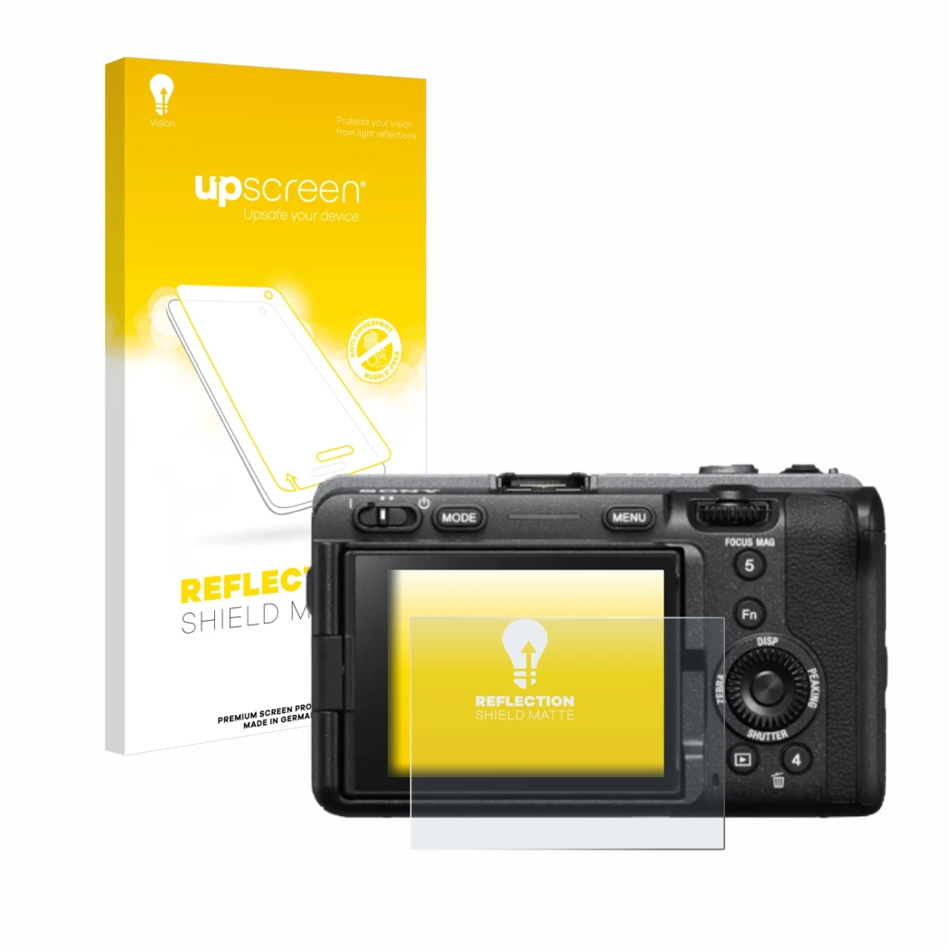 Parte frontal de un envase de producto con el logotipo de la marca upscreen. Al lado se muestra el dispositivo Sony FX3 con su