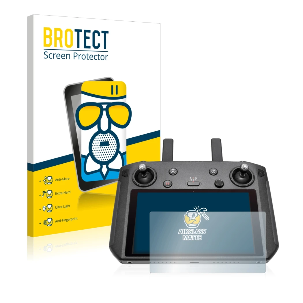 Parte frontal de un envase de producto con el logotipo de la marca BROTECT. Al lado se muestra el dispositivo DJI Smart Contro