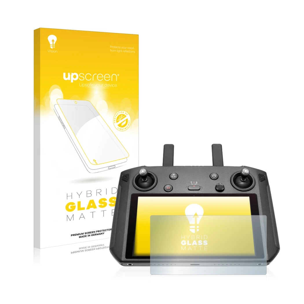 Parte frontal de un envase de producto con el logotipo de la marca upscreen. Al lado se muestra el dispositivo DJI Smart Contr