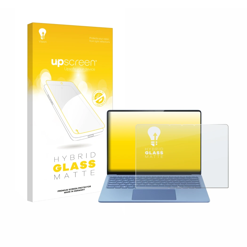 Parte frontal de un envase de producto con el logotipo de la marca upscreen. Al lado se muestra el dispositivo Microsoft Surfa