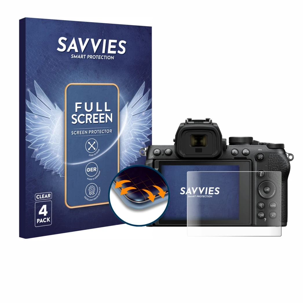 Parte frontal de un envase de producto con el logotipo de la marca Savvies. Al lado se muestra el dispositivo Nikon Z50 II con