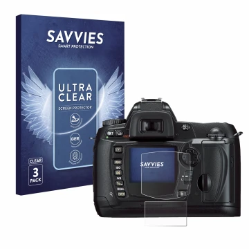Parte frontal de un envase de producto con el logotipo de la marca Savvies. Al lado se muestra el dispositivo Nikon D70 con su