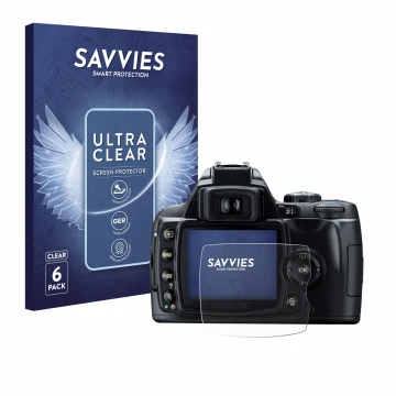 Parte frontal de un envase de producto con el logotipo de la marca Savvies. Al lado se muestra el dispositivo Nikon D40 con su