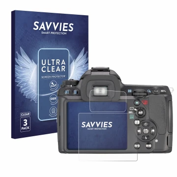 Parte frontal de un envase de producto con el logotipo de la marca Savvies. Al lado se muestra el dispositivo Pentax K7, K-7 c