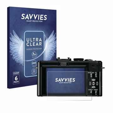 Parte frontal de un envase de producto con el logotipo de la marca Savvies. Al lado se muestra el dispositivo Leica D-Lux 5 co