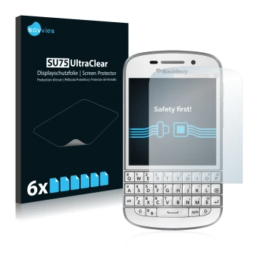 Parte frontal de un envase de producto con el logotipo de la marca Savvies. Al lado se muestra el dispositivo BlackBerry Q10 c