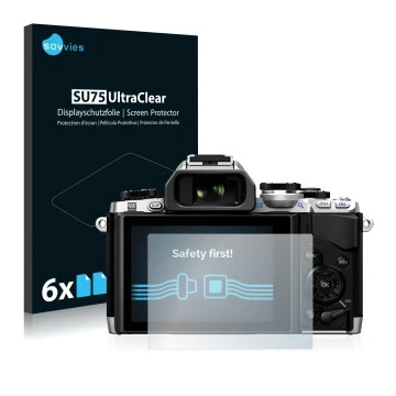 Parte frontal de un envase de producto con el logotipo de la marca Savvies. Al lado se muestra el dispositivo Olympus OM-D E-M