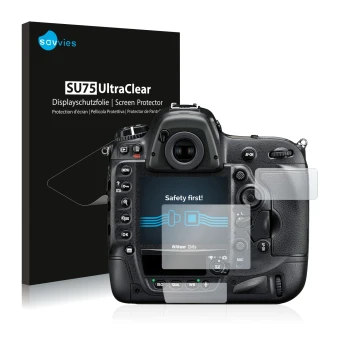 Parte frontal de un envase de producto con el logotipo de la marca Savvies. Al lado se muestra el dispositivo Nikon D4S con su