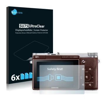 Parte frontal de un envase de producto con el logotipo de la marca Savvies. Al lado se muestra el dispositivo Samsung NX3000 c