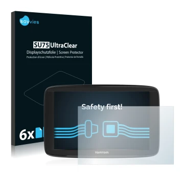 Parte frontal de un envase de producto con el logotipo de la marca Savvies. Al lado se muestra el dispositivo TomTom Start 62 