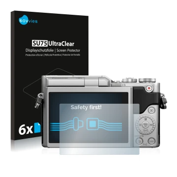 Parte frontal de un envase de producto con el logotipo de la marca Savvies. Al lado se muestra el dispositivo Panasonic Lumix 