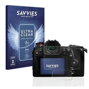 Parte frontal de un envase de producto con el logotipo de la marca Savvies. Al lado se muestra el dispositivo Panasonic Lumix 