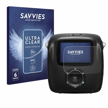 Parte frontal de un envase de producto con el logotipo de la marca Savvies. Al lado se muestra el dispositivo Fujifilm Instax 