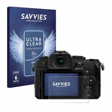 Parte frontal de un envase de producto con el logotipo de la marca Savvies. Al lado se muestra el dispositivo Panasonic Lumix 