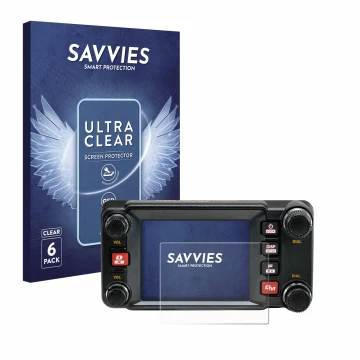 Parte frontal de un envase de producto con el logotipo de la marca Savvies. Al lado se muestra el dispositivo Yaesu FTM-400XDR