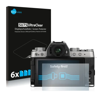 Parte frontal de un envase de producto con el logotipo de la marca Savvies. Al lado se muestra el dispositivo Fujifilm X-T200 