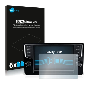 Parte frontal de un envase de producto con el logotipo de la marca Savvies. Al lado se muestra el dispositivo Volkswagen Golf 