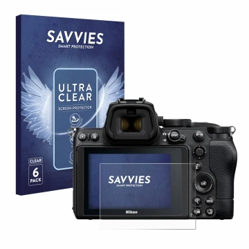 Parte frontal de un envase de producto con el logotipo de la marca Savvies. Al lado se muestra el dispositivo Nikon Z 5 con su