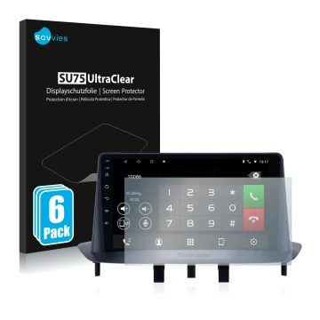 Parte frontal de un envase de producto con el logotipo de la marca Savvies. Al lado se muestra el dispositivo Pioneer AVH-Z520