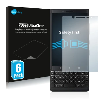 Parte frontal de un envase de producto con el logotipo de la marca Savvies. Al lado se muestra el dispositivo BlackBerry Key2 