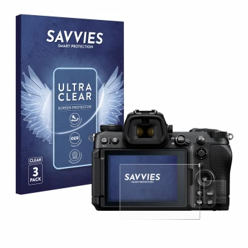 Parte frontal de un envase de producto con el logotipo de la marca Savvies. Al lado se muestra el dispositivo Nikon Z6 III con