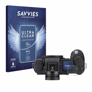 Parte frontal de un envase de producto con el logotipo de la marca Savvies. Al lado se muestra el dispositivo Leica SL3-S (pan
