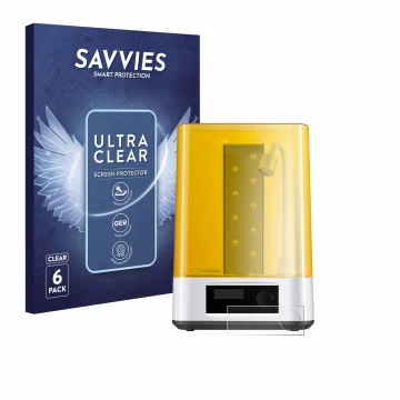 Parte frontal de un envase de producto con el logotipo de la marca Savvies. Al lado se muestra el dispositivo Anycubic Wash & 