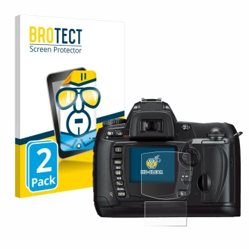 Parte frontal de un envase de producto con el logotipo de la marca BROTECT. Al lado se muestra el dispositivo Nikon D70 con su