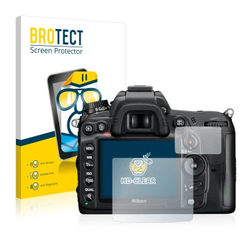 Parte frontal de un envase de producto con el logotipo de la marca BROTECT. Al lado se muestra el dispositivo Nikon D7000 con 