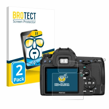 Parte frontal de un envase de producto con el logotipo de la marca BROTECT. Al lado se muestra el dispositivo Pentax K5, K-5 c