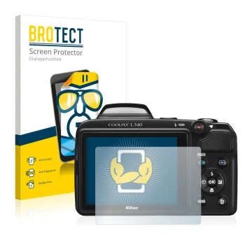 Parte frontal de un envase de producto con el logotipo de la marca BROTECT. Al lado se muestra el dispositivo Nikon Coolpix L3