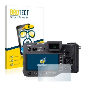 Parte frontal de un envase de producto con el logotipo de la marca BROTECT. Al lado se muestra el dispositivo Sigma SD Quattro