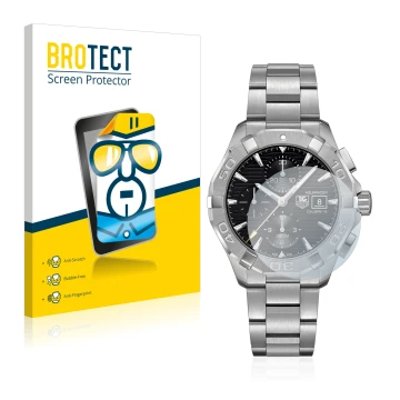 Parte frontal de un envase de producto con el logotipo de la marca BROTECT. Al lado se muestra el dispositivo TAG Heuer Aquara