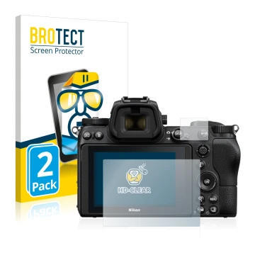 Parte frontal de un envase de producto con el logotipo de la marca BROTECT. Al lado se muestra el dispositivo Nikon Z 7 con su