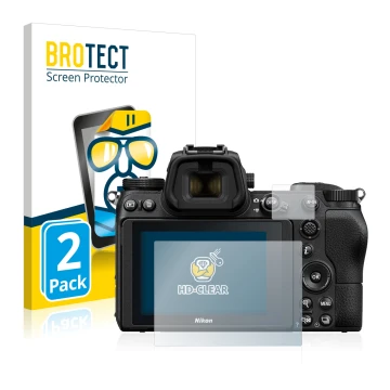 Parte frontal de un envase de producto con el logotipo de la marca BROTECT. Al lado se muestra el dispositivo Nikon Z 6 con su
