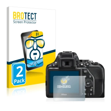 Parte frontal de un envase de producto con el logotipo de la marca BROTECT. Al lado se muestra el dispositivo Nikon D3500 con 