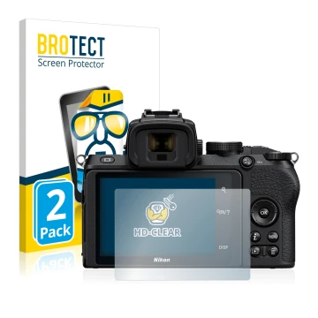 Parte frontal de un envase de producto con el logotipo de la marca BROTECT. Al lado se muestra el dispositivo Nikon Z 50 con s
